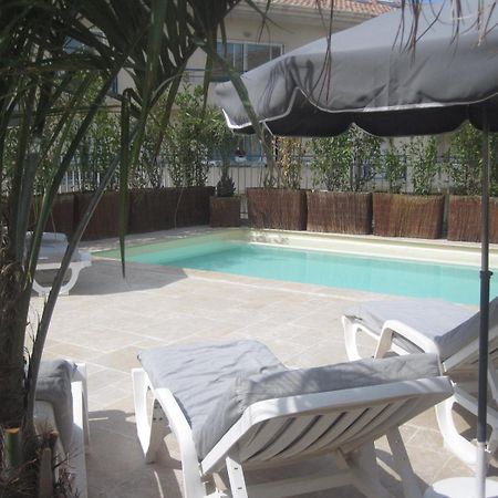 Brit Hotel Confort Le Revest Sainte-Maxime Exterior photo