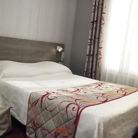 Brit Hotel Confort Le Revest Sainte-Maxime Exterior photo